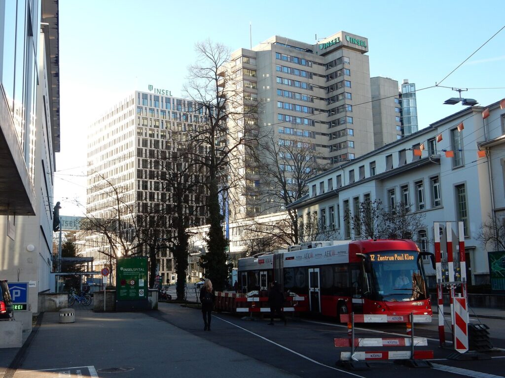 Gebäude des Inselspitals in Bern