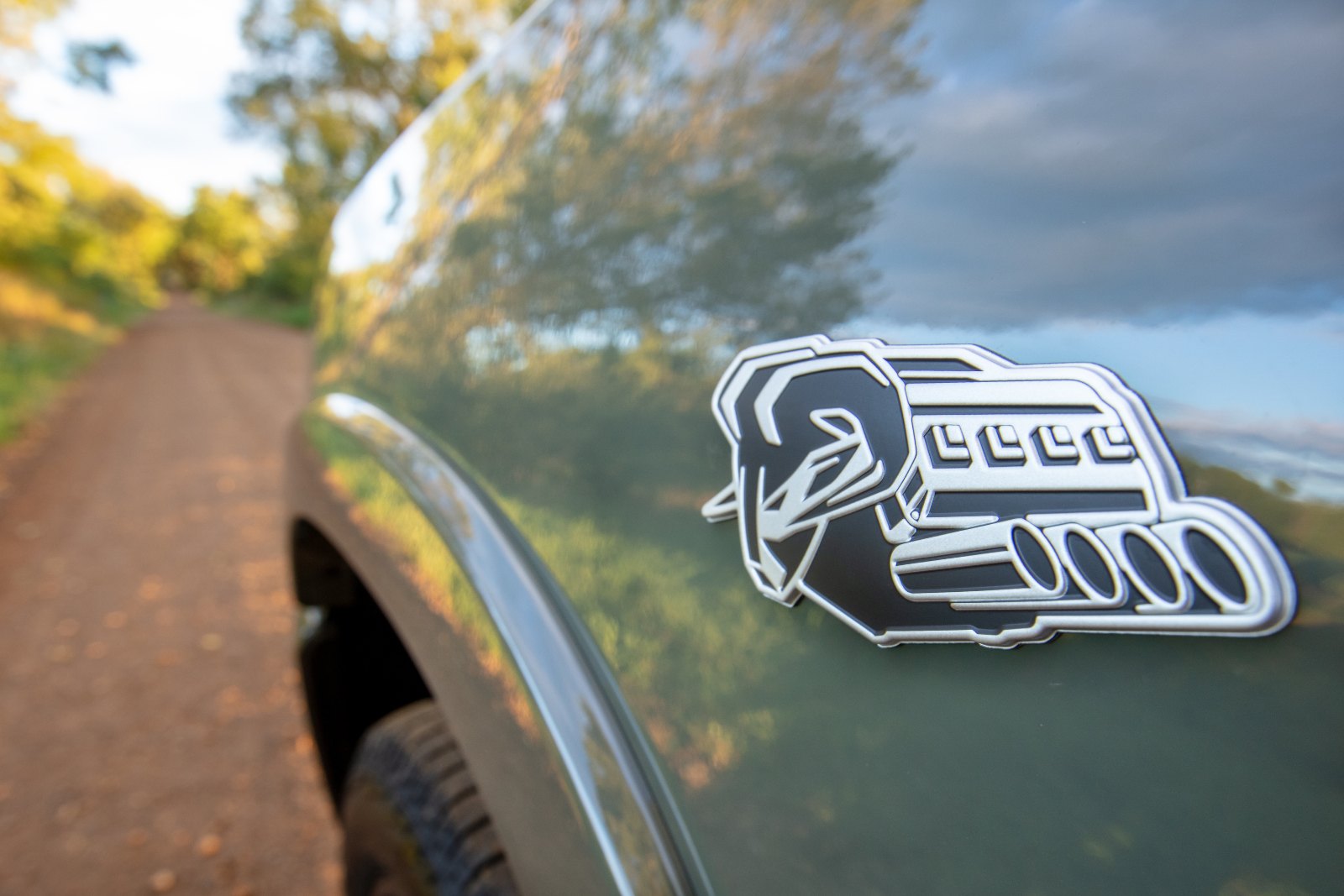 Hemi-Emblem am Ram 1500