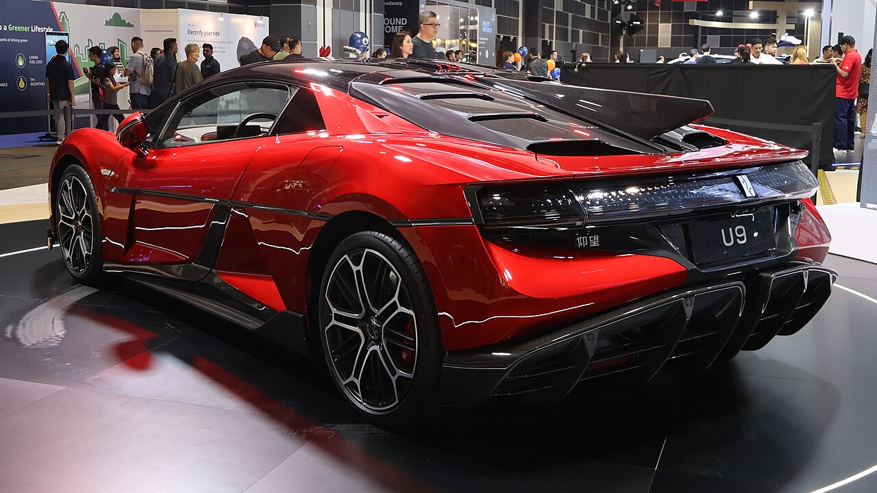 Yangwang U9 am Singapur Motorshow 2025