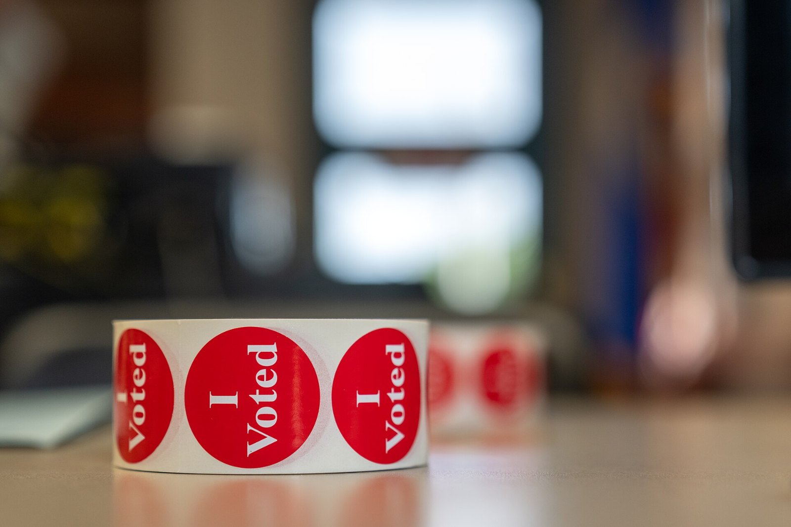 Eine Rolle «I Voted»-Aufkleber in einer Bibliothek am Tag der Vorwahlen 2026